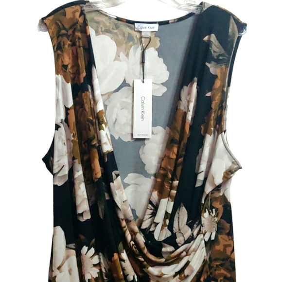 Calvin Klein top. Floral print, sleeveless, plunge V-neck, faux wrap style. S 2X - Picture 2 of 7